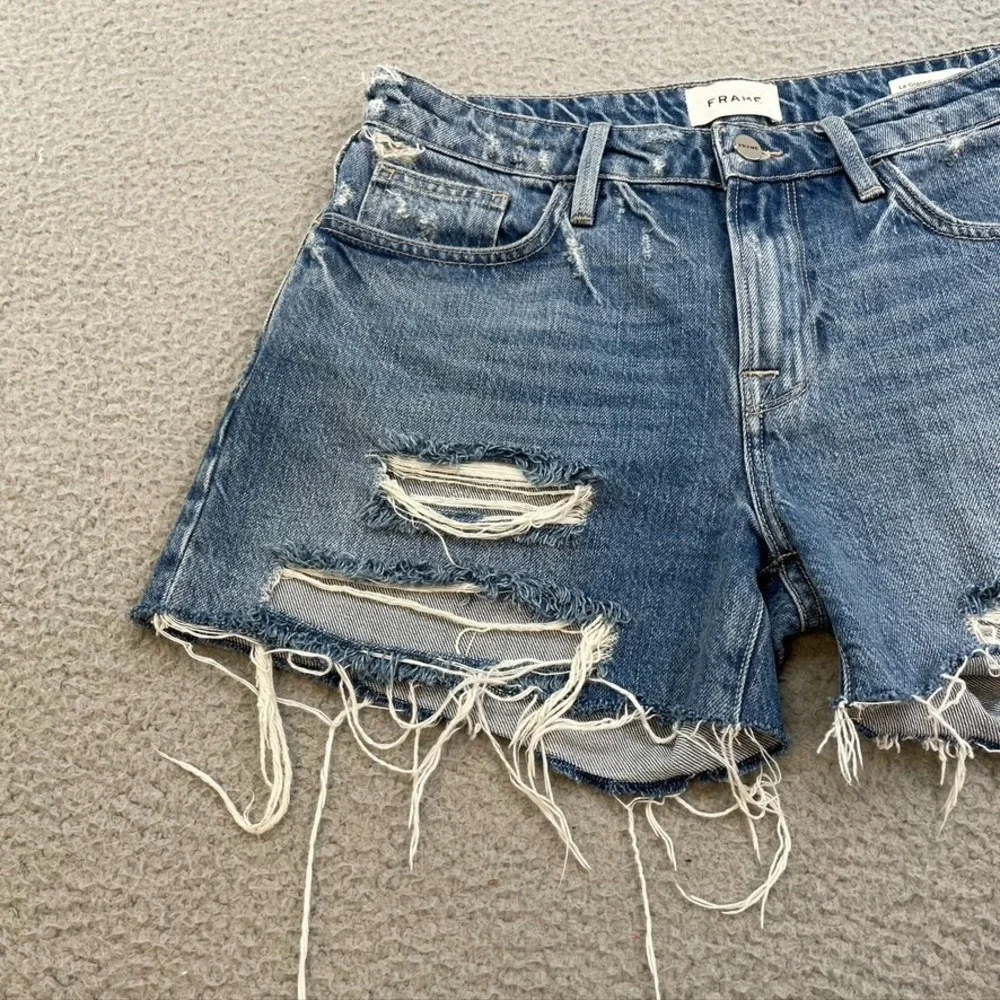 Frame Le Grand Garcon Short Womens 27 4 Denim Distressed Festival Summer Beach‎